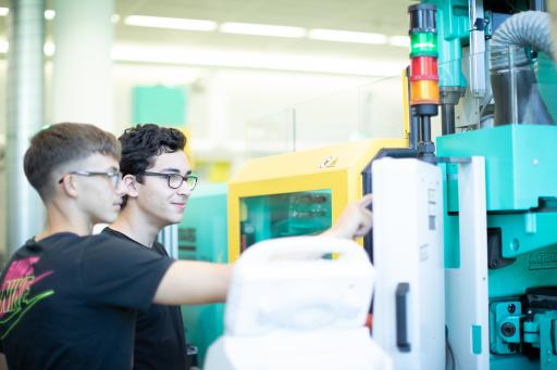 Lernende Kunstofftechnologe