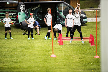 Phonak_2018soccercamp_LR_001.jpg