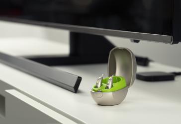 Phonak_Audeo_Marvel_7_TV_connector_1810_LR.jpg